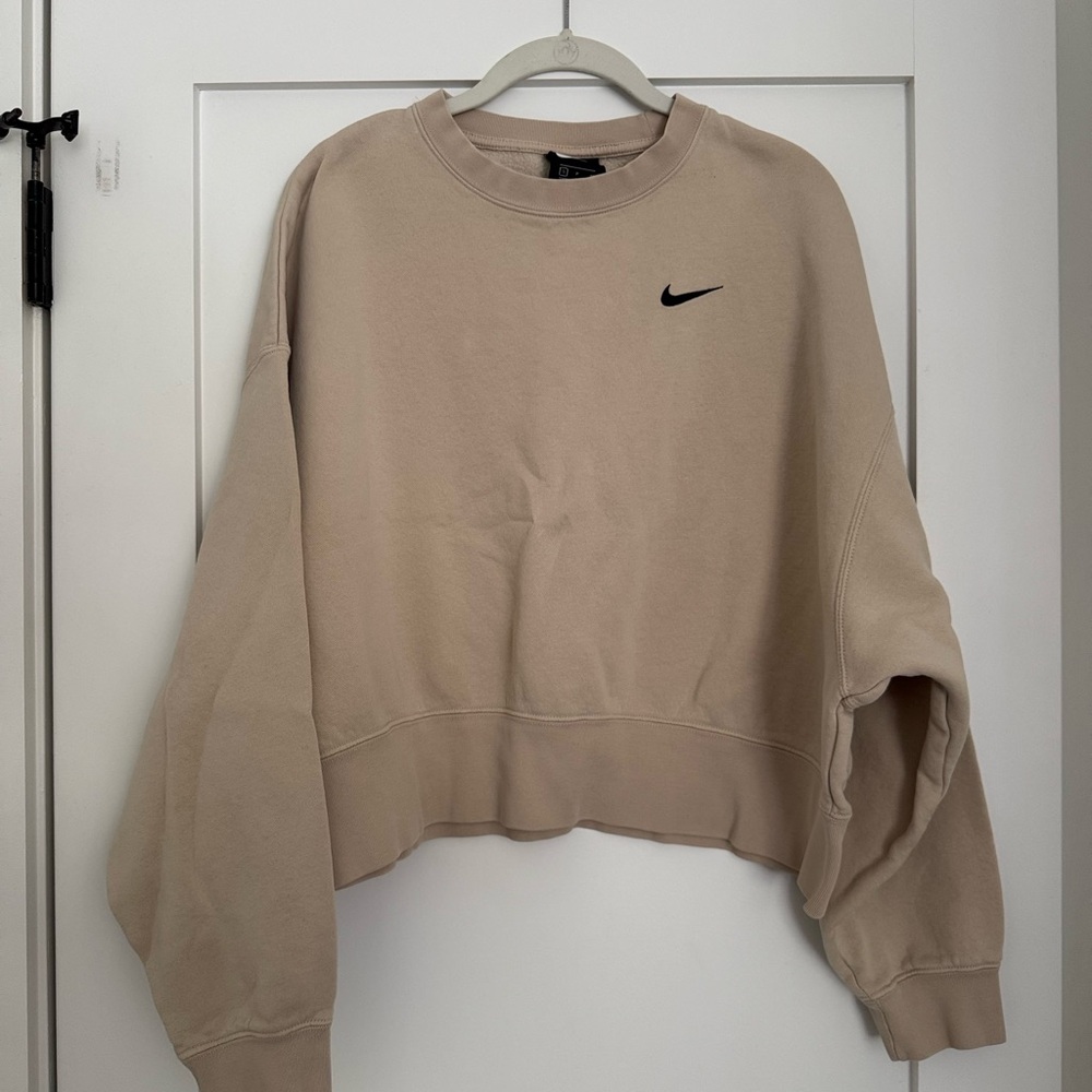 Nike Women's Tan Oversized Crew-Neck Sweatshirt